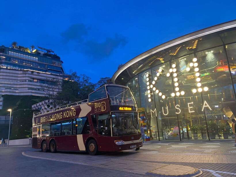 Hong Kong: Panoramic Night Tour of Kowloon by Open-top Bus - Temple Street and Yau Ma Tei from the upper deck