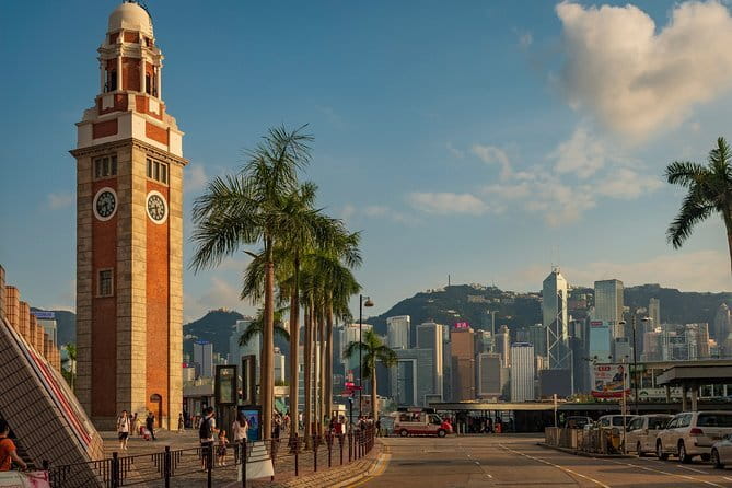Hong Kong Photography Masterclass - Private Photography Lesson - Why Hong Kong works so well after dark
