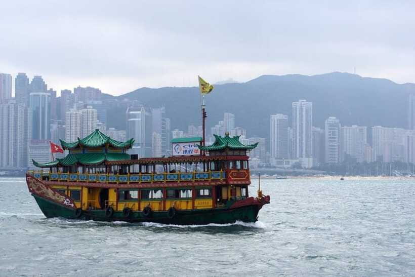 Hong Kong: Private Custom Tour with a Local Guide - Famous sights and photo stops