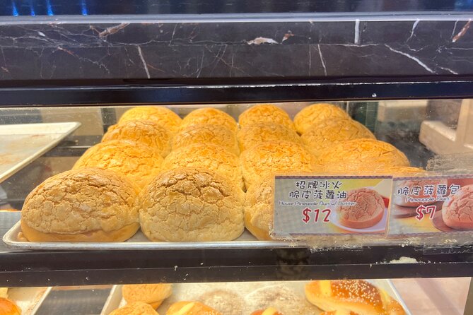 Hong Kong Private Food Tour with Michelin Street Food - A traditional tea house at Gilman’s Bazaar