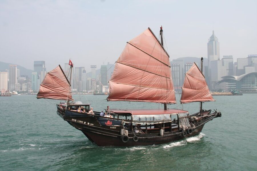 Hong Kong: Private Tour with a Local Guide - Shek O, gardens, wetlands, and the New Territories