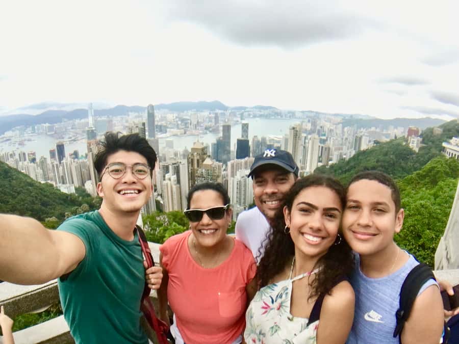 Hong Kong: Private Walking City Tour with a Local Guide - What your itinerary might include
