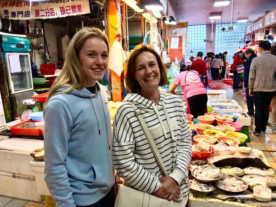 Hong Kong: Private Walking City Tour with a Local Guide - Who should book this experience