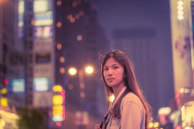 Hong Kong Pub Crawl at Lan Kwai Fong (LKF) - A photographer adds a useful extra