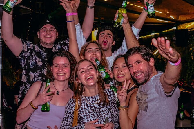 Hong Kong Pub Crawl at Lan Kwai Fong (LKF) - Meeting at Dead & in Central