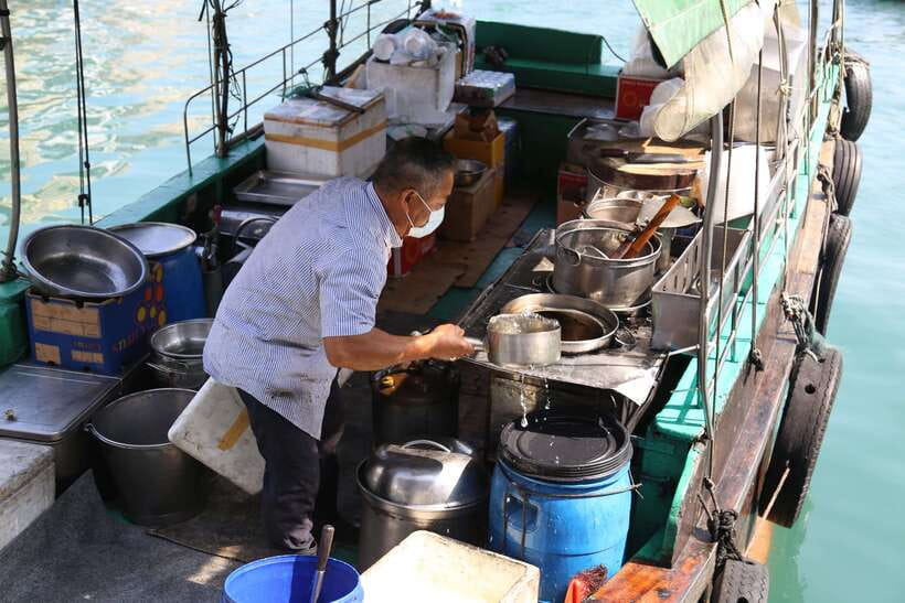 Hong Kong's Unforgettable Fishing and Cultural Immersion - Sightseeing through Aberdeen Typhoon Shelter