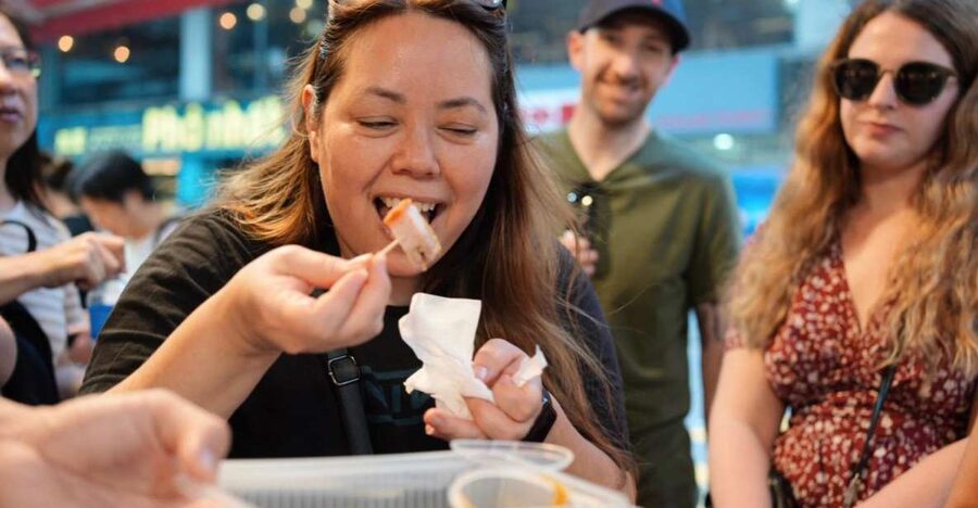 Hong Kong: Street Food Tour with Locals - Dim Sum and Wonton - What $51 buys you