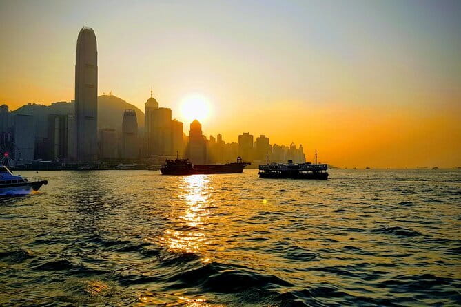 Hong Kong Street Food Tour with Locals - Dim Sum, Wonton & more - Char siu near Possession Point