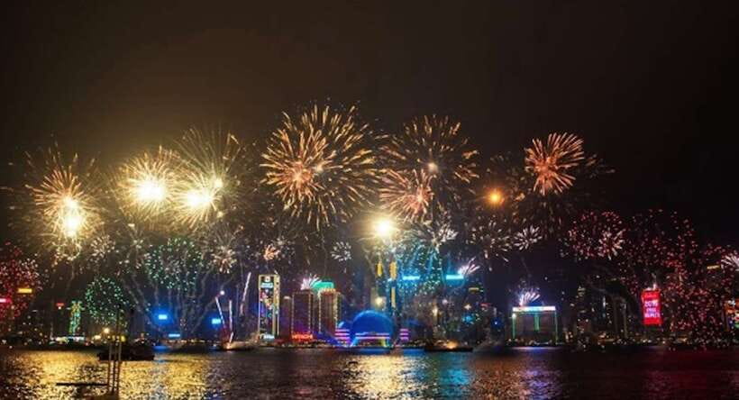 Hong Kong: Victoria Harbor Symphony Unlimited Drink Cruise - What you see from the water