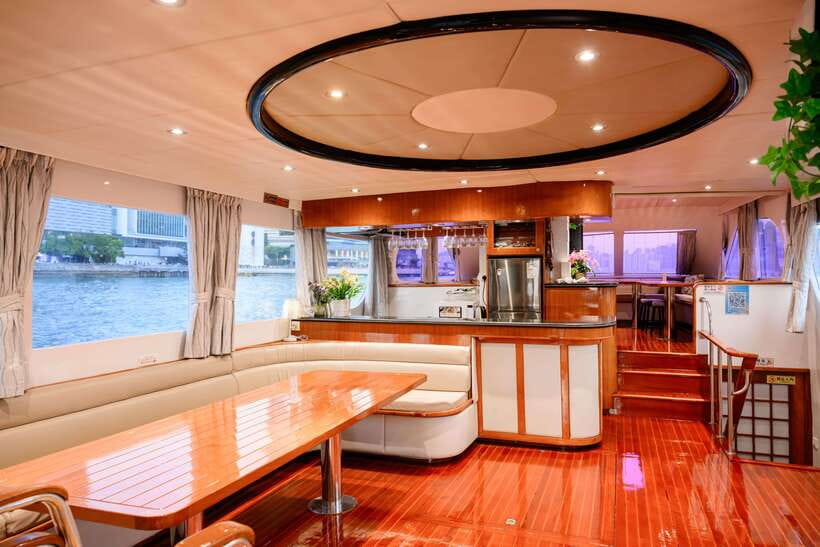 Hong Kong: Victoria Harbour Evening Cruise with Drinks - Should you book the Victoria Harbour yacht cruise?