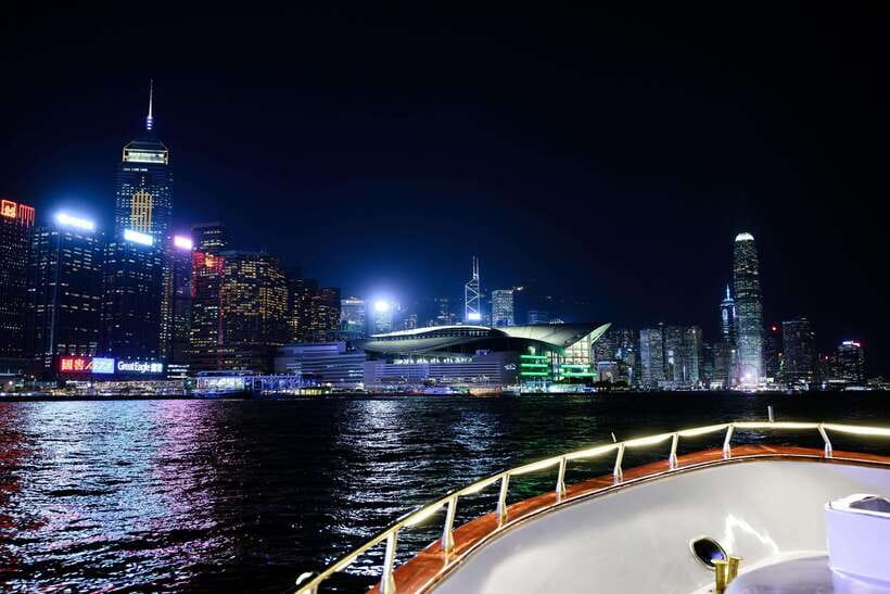 Hong Kong: Victoria Harbour Evening Cruise with Drinks - Who will enjoy this Hong Kong evening cruise?