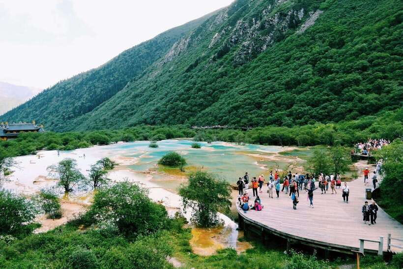 Huanglong Scenic Area: Explore Stunning Five-Colored Ponds - Six Hours in Huanglong Valley
