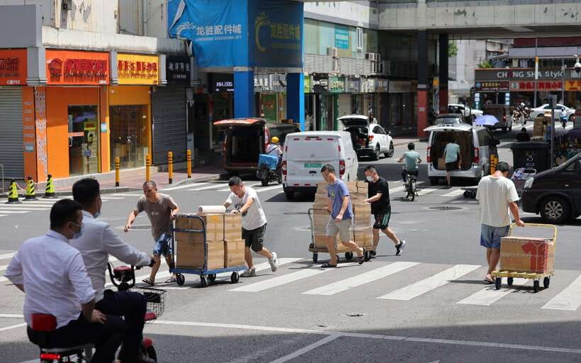 Huaqiangbei Insider Tour: Explore Shenzhen’s Tech Wonderland - Shopping help for components, gadgets, and custom devices