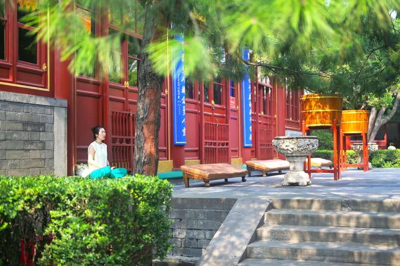 Hutong Walking Tour: Discover Real Beijing without Crowds - A local café and the traditional Beijing drink