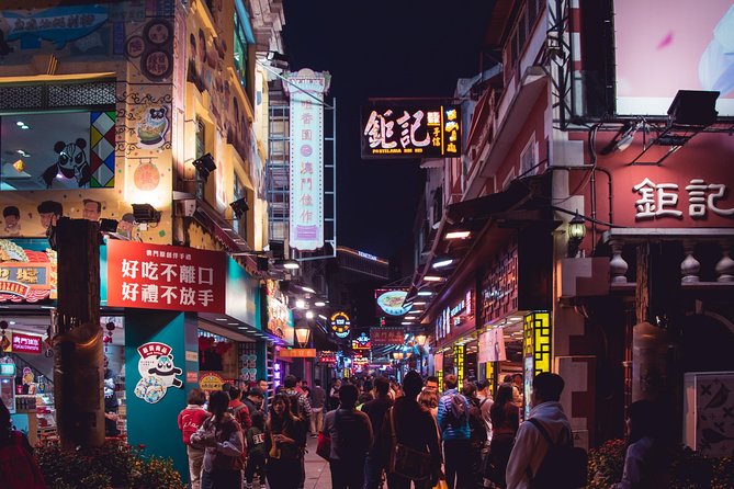 Kowloon Night Street Food Tour with a Local: Private & Customized - Kowloon at night, one bite at a time