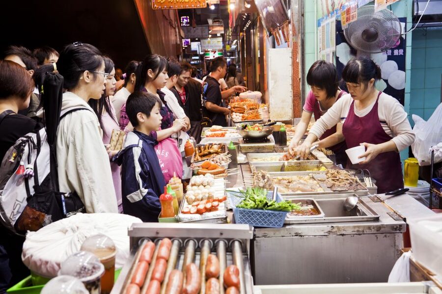 Kowloon: Private Night Markets & Street Food Experience - Mong Kok markets and the pleasure of getting slightly lost