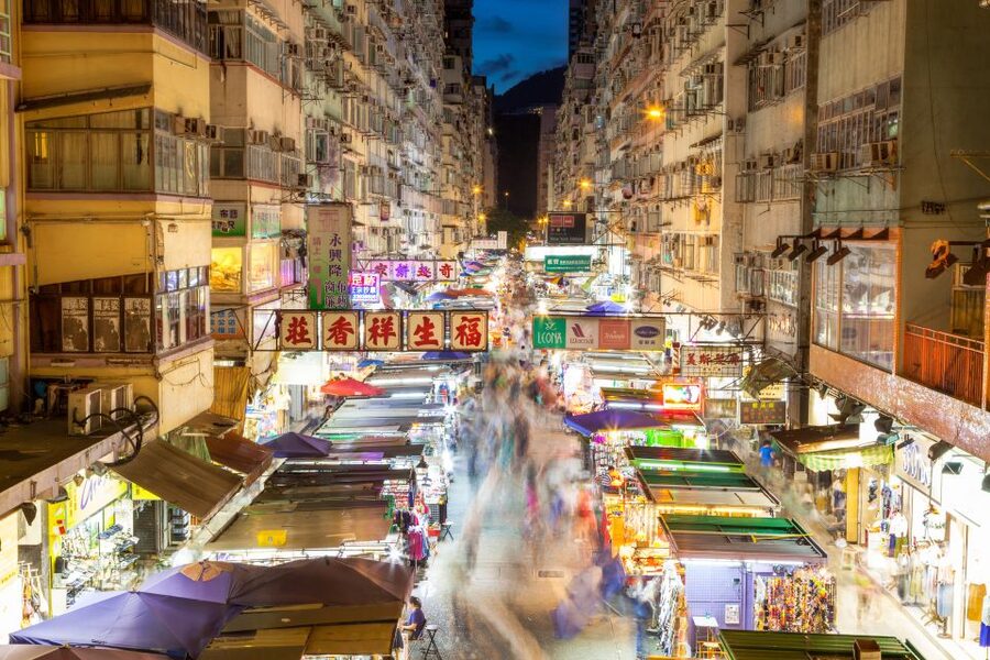 Kowloon: Private Night Markets & Street Food Experience - What the guide adds to the evening