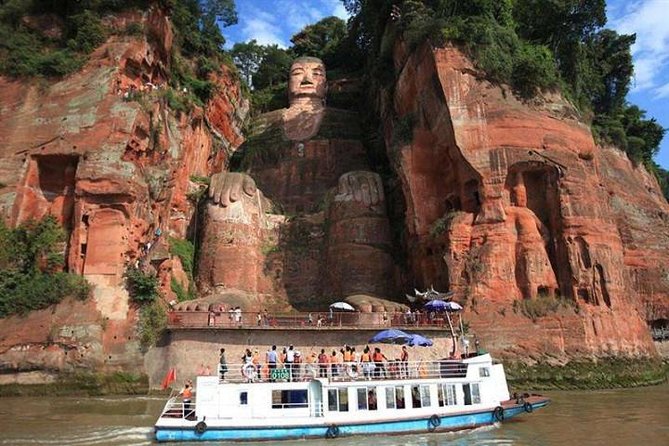 Leshan Giant Buddha Day Tour - Seeing the Buddha from the river