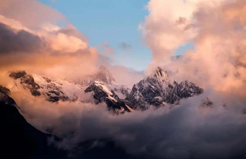 Lijiang: Jade Dragon Snow Mountain for Foreign Tourists - Starting with the golden sunrise