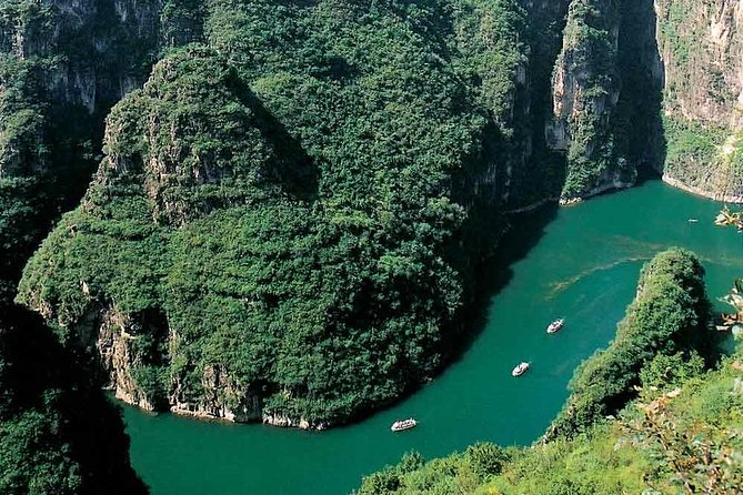 Longqingxia Gorge Cruise and Guyaju Cave Dwellings Private Day Tour - Key points to know before booking