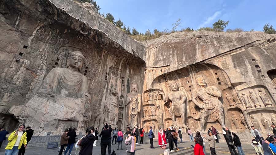 Luoyang: Day tour from Xian or LuoYang with tickets options - Why the private format matters