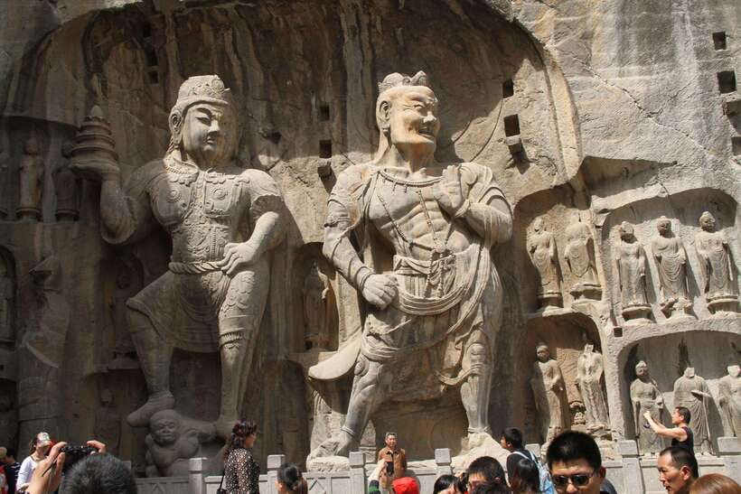 Luoyang: Longmen Grottoes Optional Tours or Tickets Only - What the guide adds at the grottoes