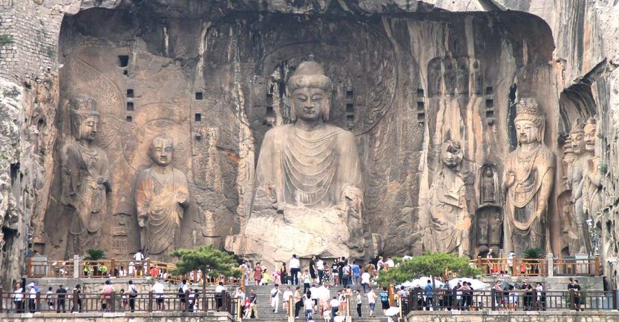 Luoyang Private Day Tour to Shaolin Temple&Longmen Grottoes - Seeing the grottoes from the river