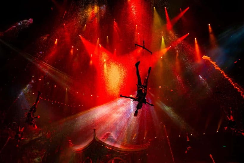 Macau: House of Dancing Water Show Ticket - How the extra dining and shopping benefits work