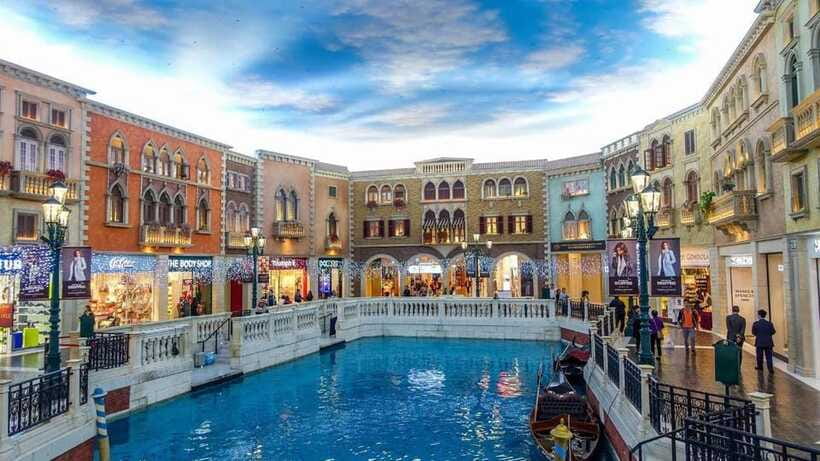Macau: Venetian-Style Gondola Ride - How the timing works from noon to evening