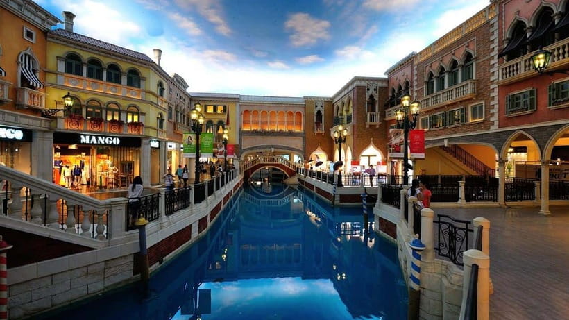 Macau: Venetian-Style Gondola Ride - Marco Polo Canal or Grand Canal