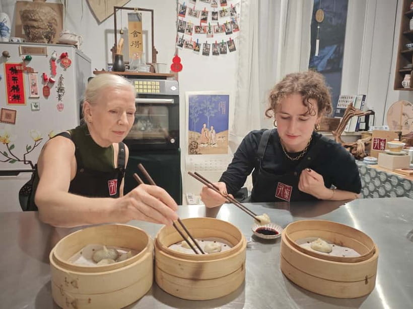 Make Soup Dumpling: Vegan or Pork in Shanghai Shikumen - Rolling wrappers with a strong center