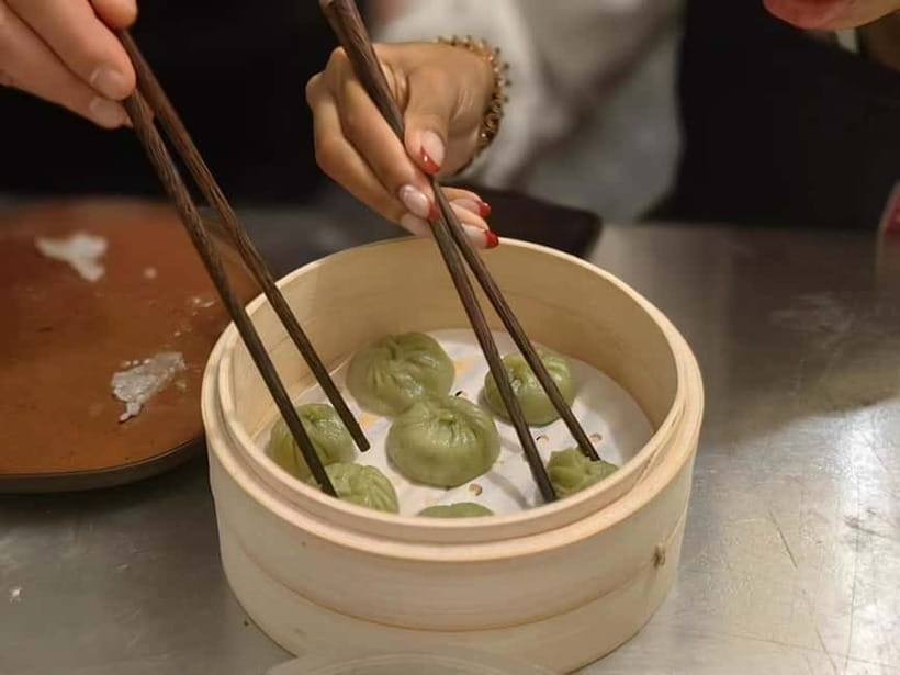 Make Soup Dumpling: Vegan or Pork in Shanghai Shikumen - Choosing pork or vegan xiaolongbao