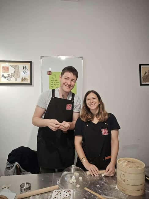 Make Soup Dumpling: Vegan or Pork in Shanghai Shikumen - Steaming, tasting, and avoiding a burned mouth