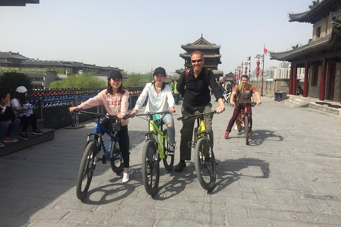 Mini Group: Two-Day Xi'an Panoramic Tour - The guide makes or breaks the experience