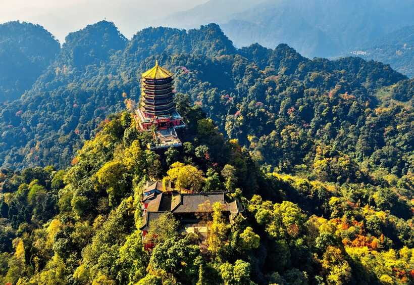 Mount Qingcheng Tour: Explore Serene and Sacred Taoist Site - Cableway, sightseeing bus, and walking choices