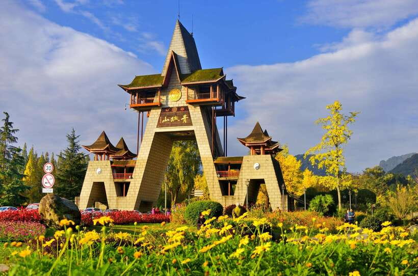 Mount Qingcheng Tour: Explore Serene and Sacred Taoist Site - Leaving Chengdu for the mountain