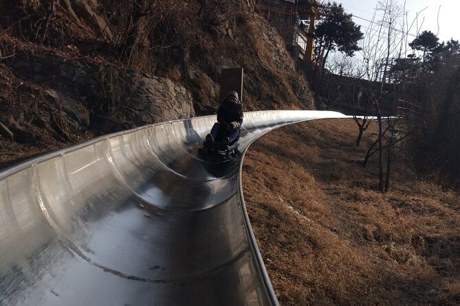 Mutianyu Great Wall Private Trip with Toboggan Slide down - The private drive makes the long transfer easier