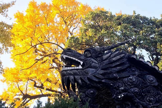 Old Shanghai City Walking Tour - Yuyuan Garden and a traditional tea stop