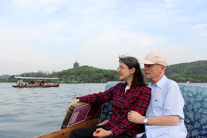 One-Day Hangzhou Dragon Well Tea Culture & West Lake Private Tour - West Lake by foot and boat