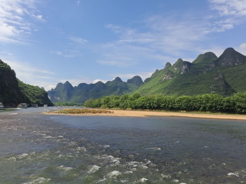 One Hour Chinese Calligraphy or Painting Lessons in Yangshuo - Choosing calligraphy or classical painting