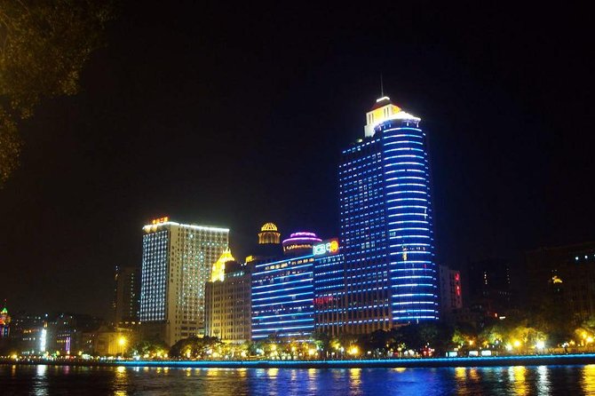 Pearl River Night Cruise & Eveing Tour in Guangzhou with Private Transport - The 30-minute walk along Dashatou Road