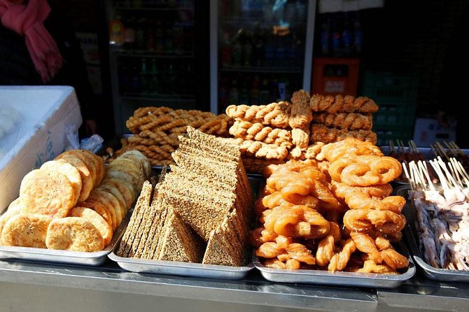 Peking Duck & Beyond:Exploring the Best Eats in Beijing's Hutongs - How the private guide changes the experience