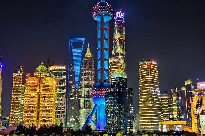 Photo Session on the Famous Shanghai Skyline - Meeting details deserve careful checking