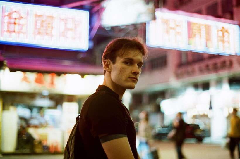 Photo + Story: With You in Frame, a Deep Dive into Hong Kong - What the storytelling adds to the portraits
