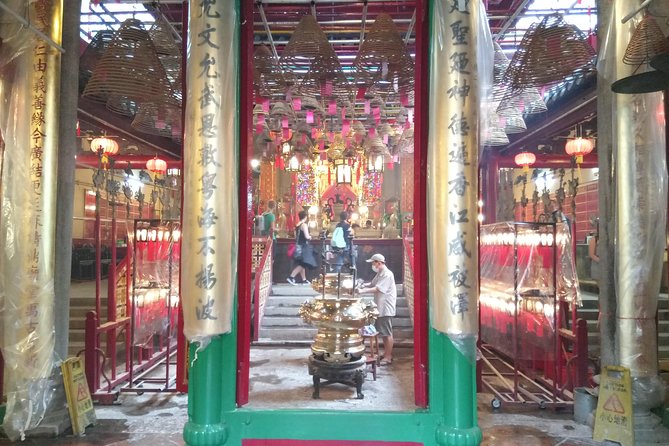 Private 4-Hour Hong Kong City Tour – Customized Experience - Aberdeen Fishing Village changes the pace