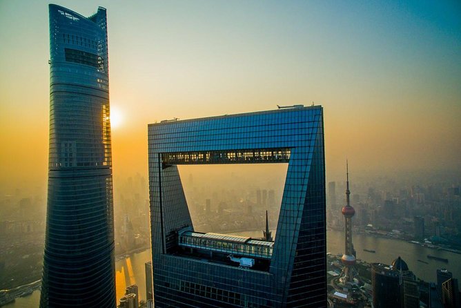 Private Arrival Transfer from Pudong Airport to Shanghai City Hotel - What the private vehicle means for different group sizes