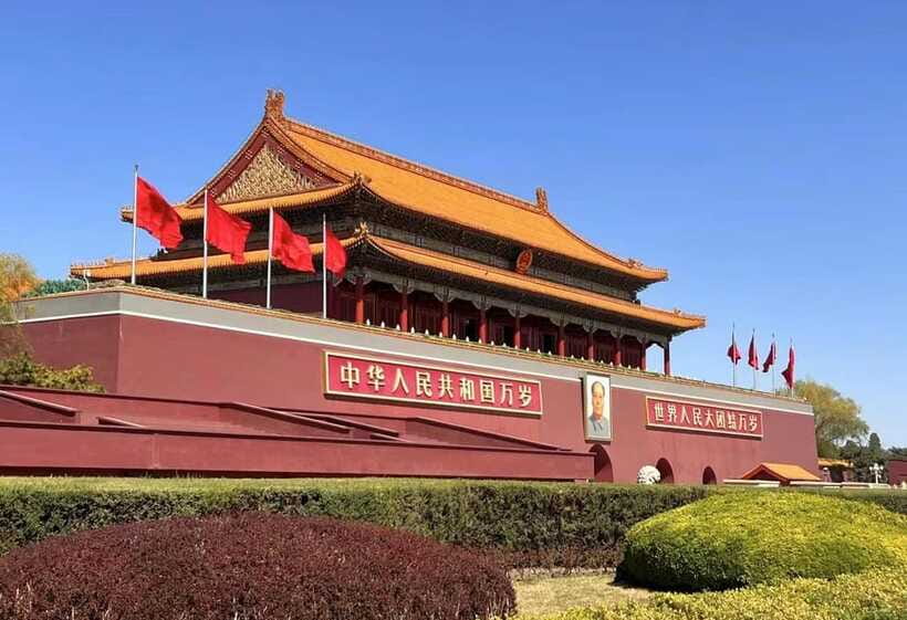 Private Beijing Layover Tour: Great Wall and Forbidden City - Entering the Forbidden City for two hours