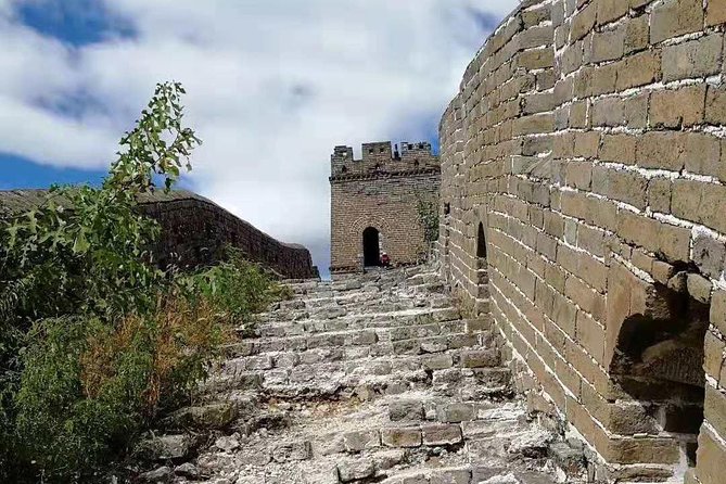 Private Beijing Layover Tour: PEK Airport to Mutianyu Great Wall - Meeting your driver after customs