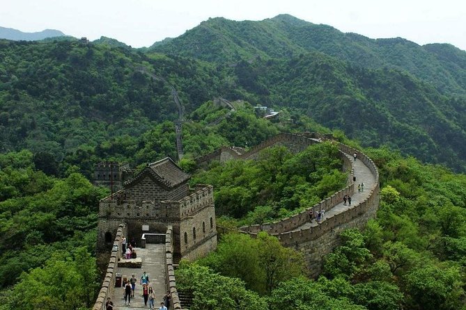 Private Beijing Layover Tour to Mutianyu Great Wall - Reaching the Wall: hike or pay for the cable car