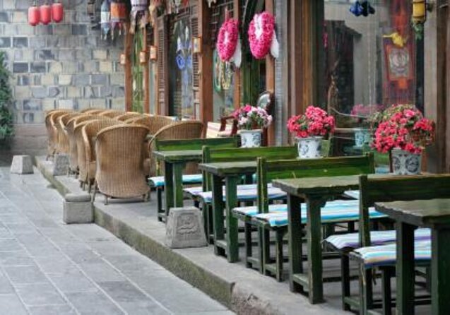 Private Chengdu Half Day Bike Tour - Key points at a glance